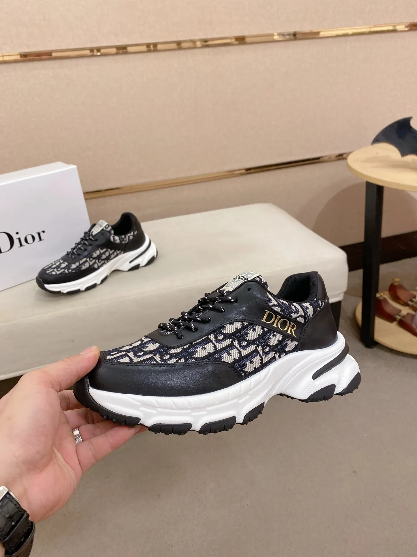 Men's clothing and shoes 442💰🇮🇹🇮🇹Dior d The new model is on sale at the same time at the counter. The upper 🇮🇹 is imported Italian first-layer cowhide, and the lining is fully imported sheepskin 💪💪. It is a complete 1⃣️ to 1⃣️ replica 🇮🇹💪💪, ⚠ Sole: The original sole is specially provided by the original factory. The exclusive movable molded sole is super comfortable. ⚠Original factory single goods, 🔍🔍high quality, you can enter and leave the counter at will, welcome to compare⚠. Code number: 38-44. Can be customized for 45 non-refundable.